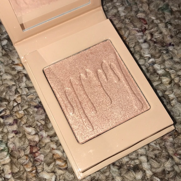 highlighter kylie cosmetics